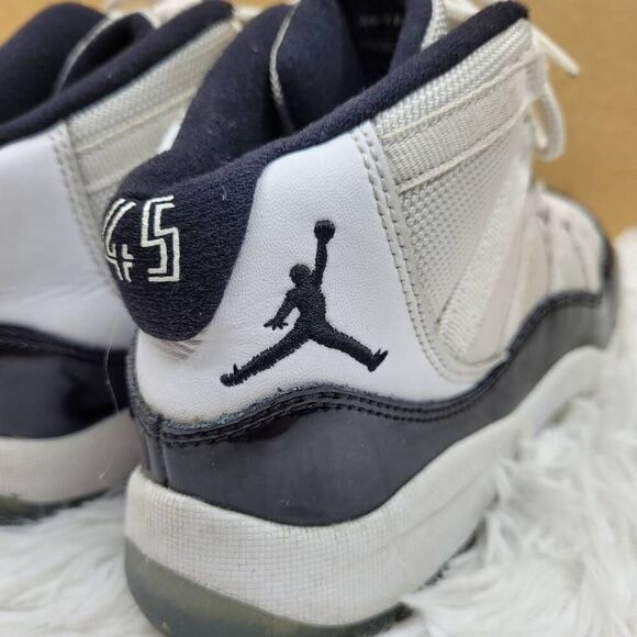 AIR JORDAN 11 RETRO 'CONCORD' 2018  378039-100  Size 2Y - Picture 4 of 12